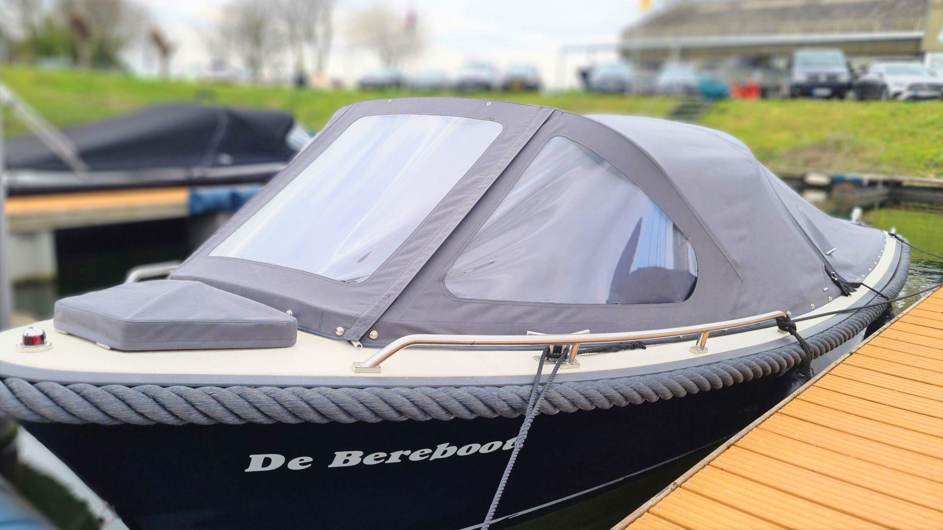 Boot zwembadzeilen